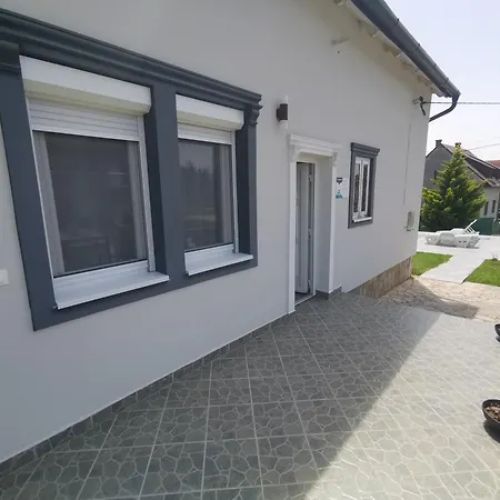 Zétény Vendégház Affittacamere *